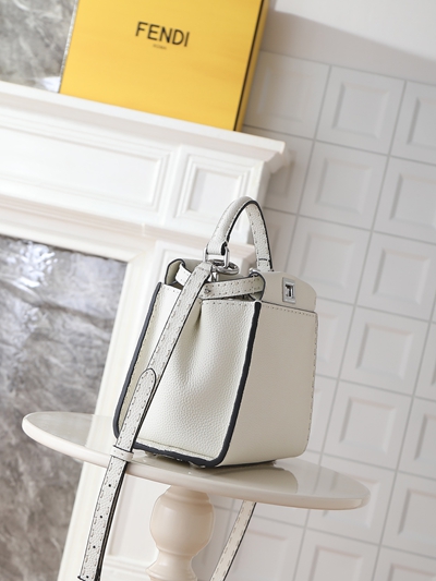 フェンディバッグ内部構造